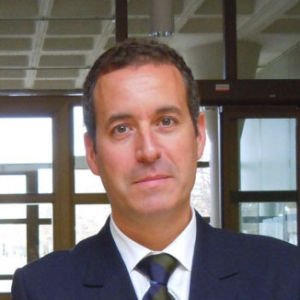Dr. Mikel Izquierdo